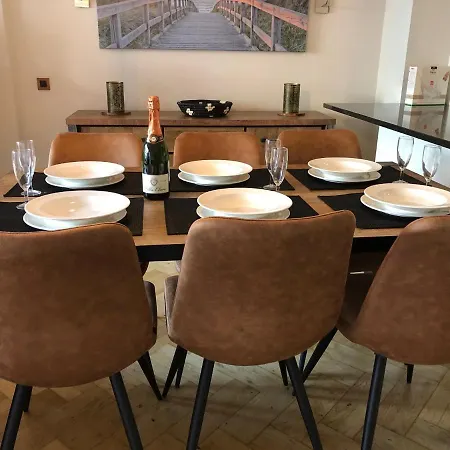 Gelegen Gezellig Met Groot Terras Apartamento *