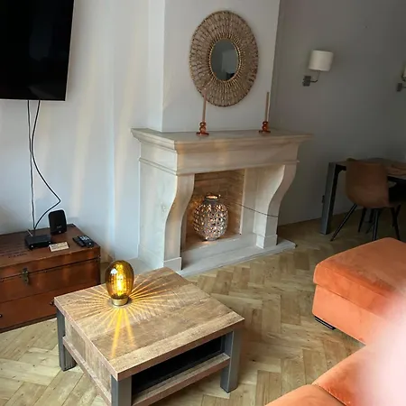 Gelegen Gezellig Met Groot Terras דירה *